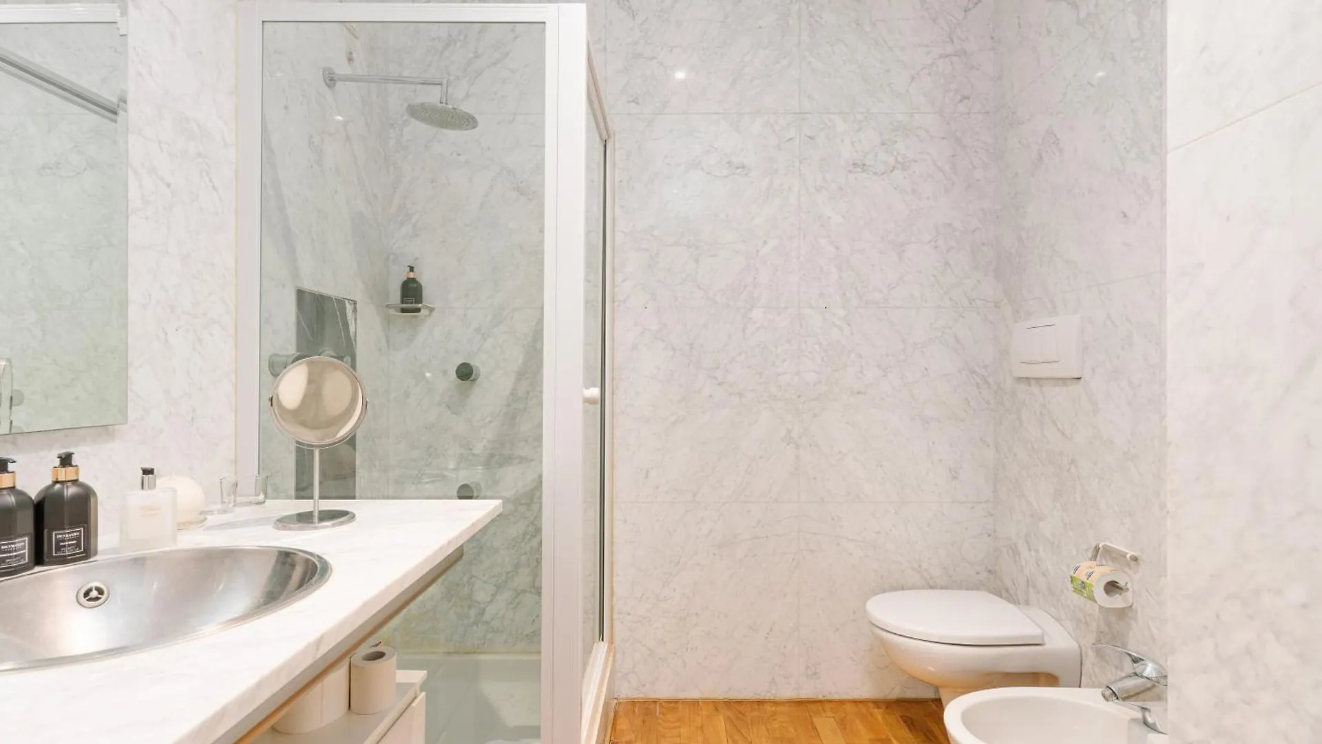 Apartment Youhosty - Brera 17 Milan