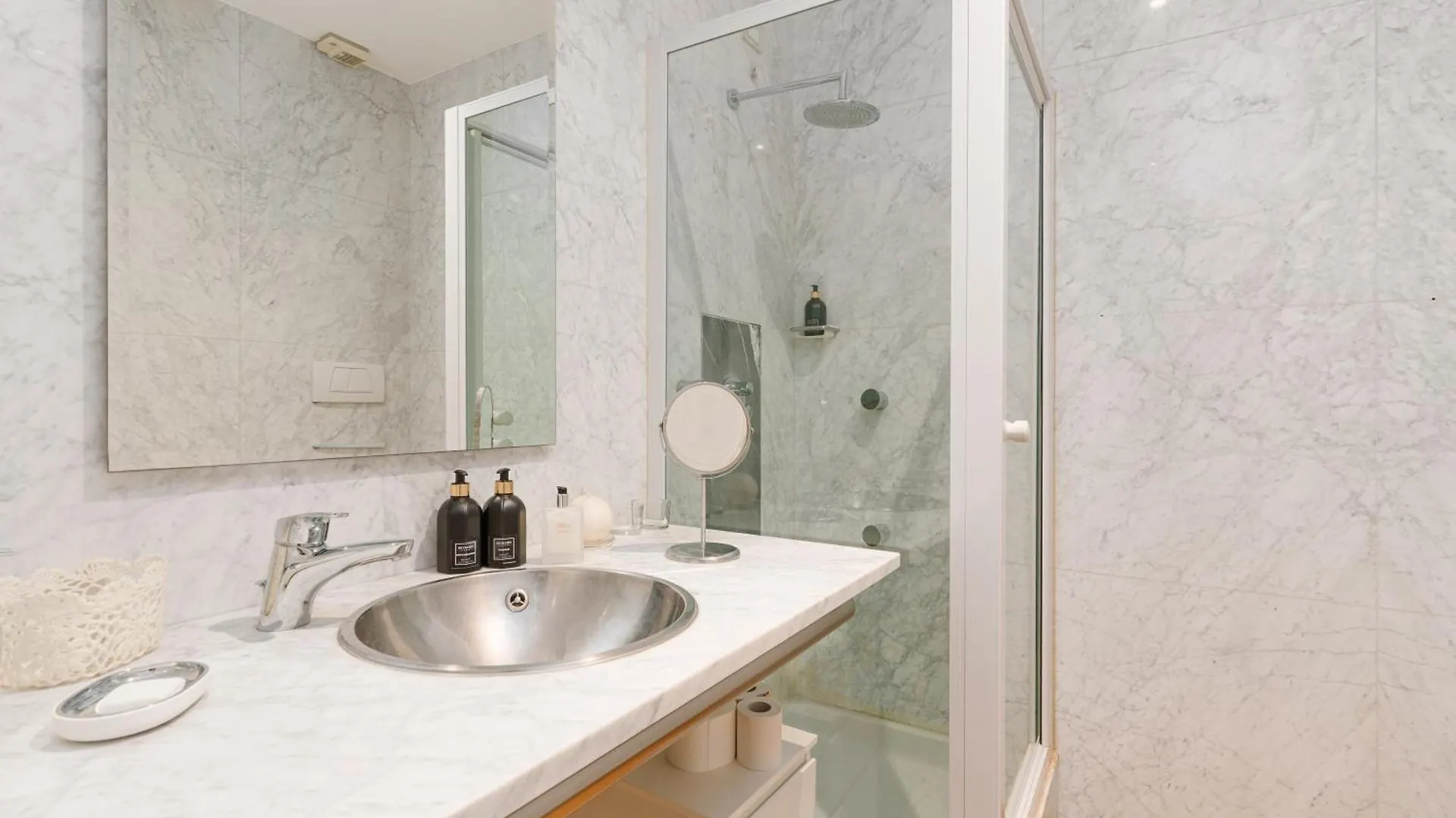 Apartment Youhosty - Brera 17 Milan